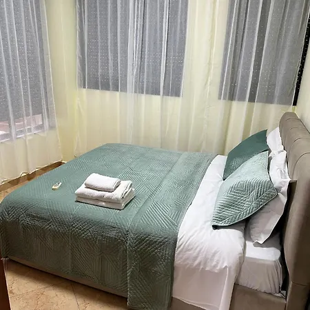 Apartment Downtown Penthouse Tirana